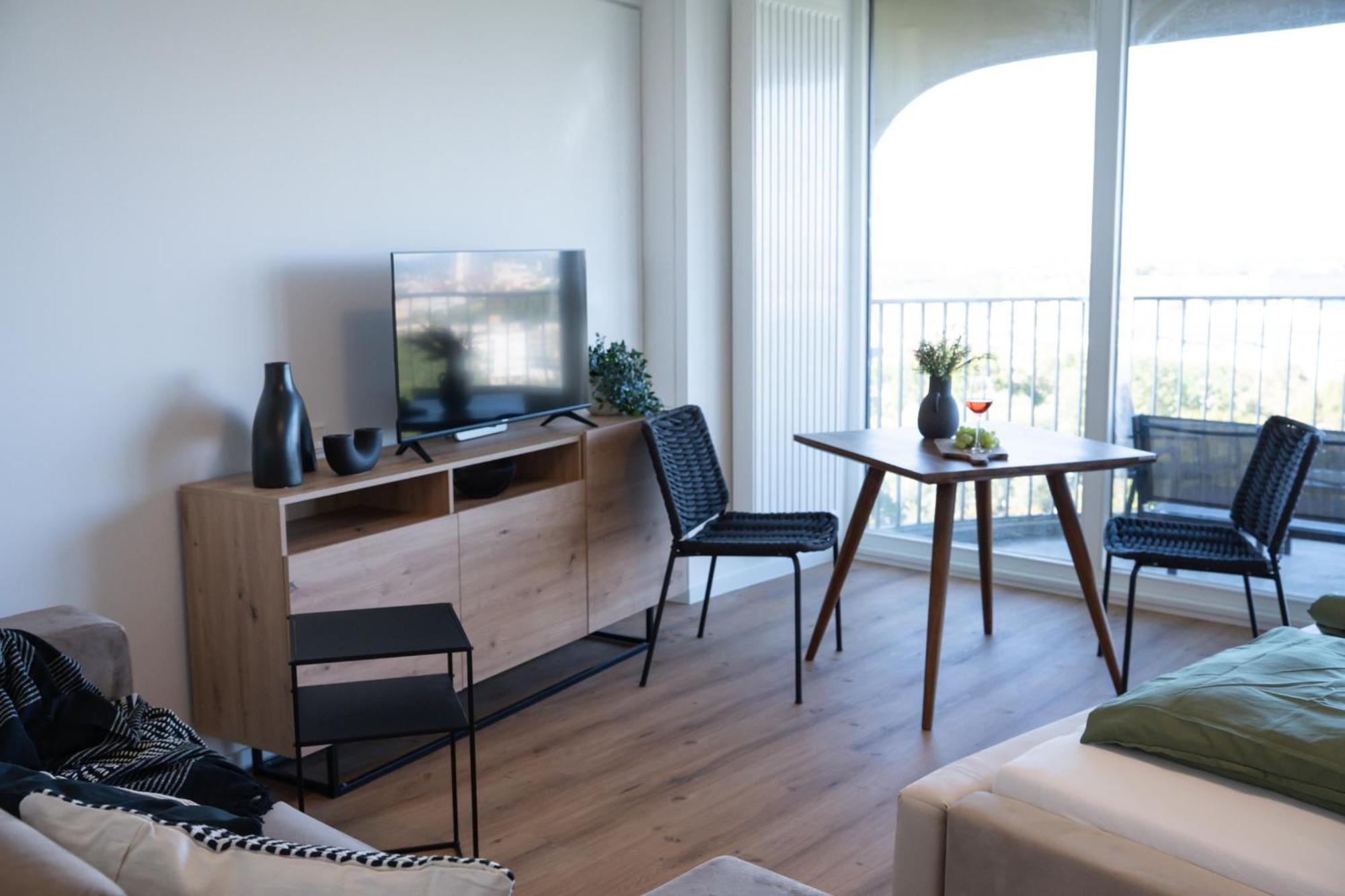 Helles Apartment Mit Tollem Blick Ueber 아우크스부르크 외부 사진